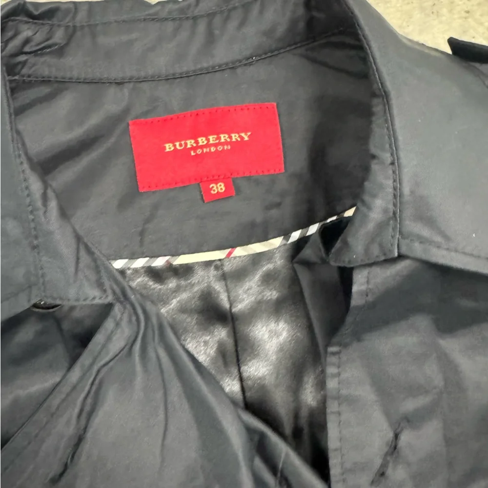 Burberry Women’s Black Ruched Trench Coat Jacket Size S Designer Luxury Classic - Picture 3 of 11